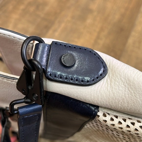 Rag & Bone pilot bag excellent condition cream and navy leather - Picture 6 of 15